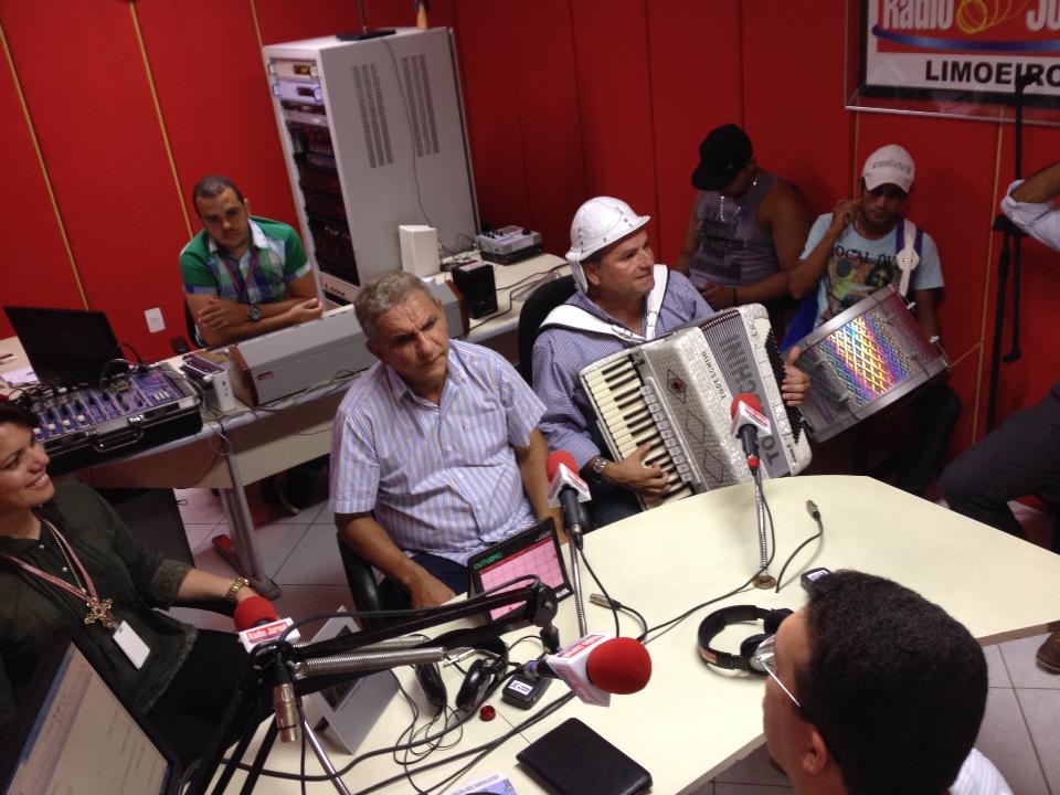 Artistas locais participaram da festa. Foto: Fabiano Lopes/ Rádio Jornal